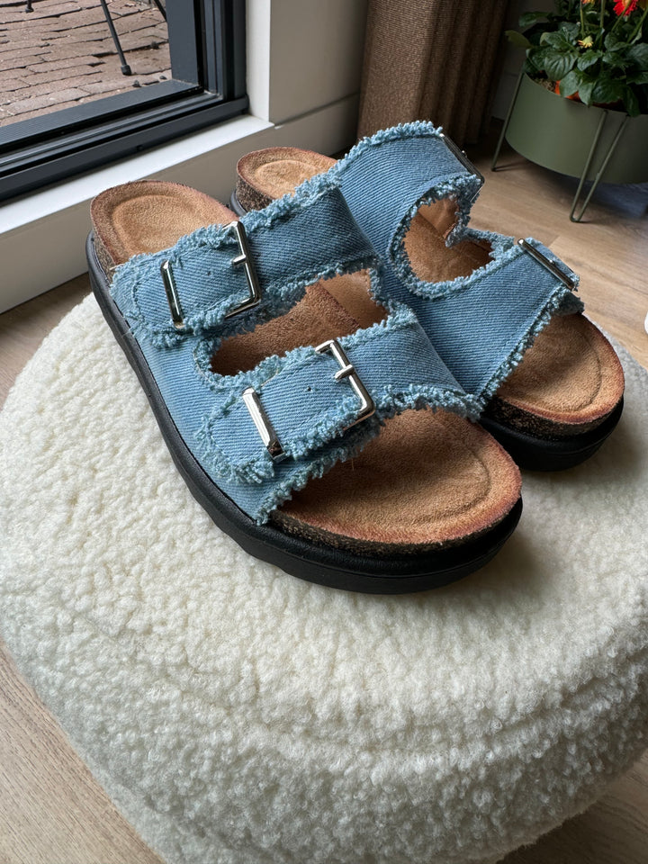 Denim flipflops