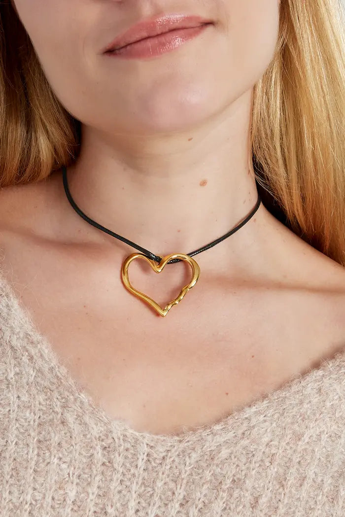 Rope heart necklace