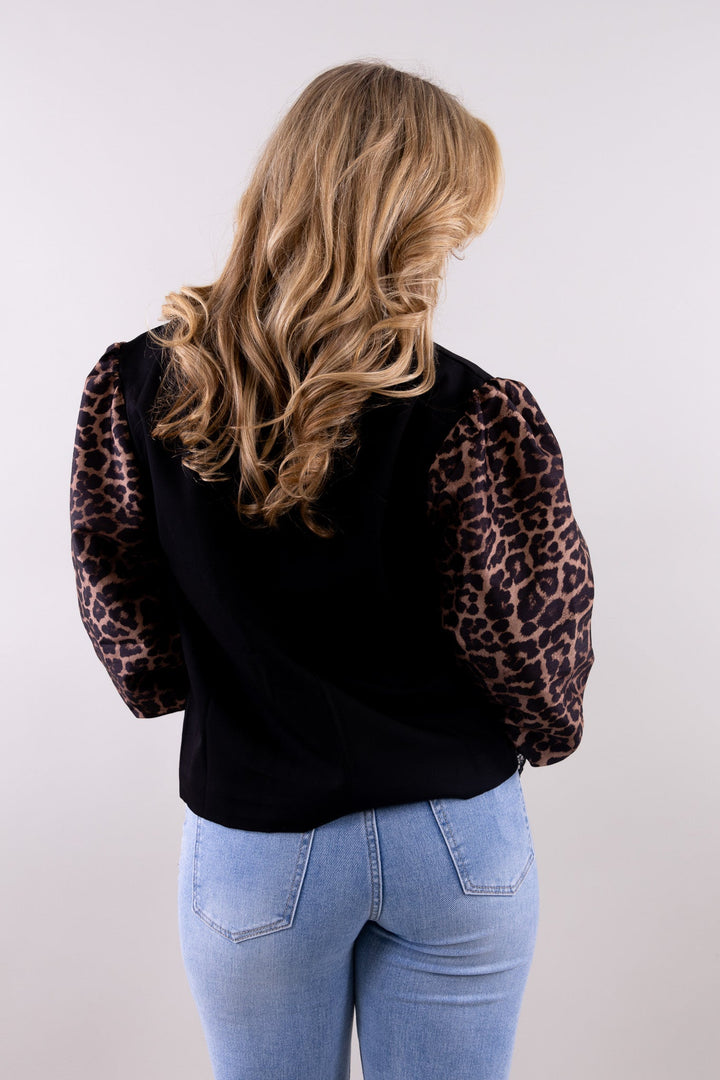 Floor leopard blazer